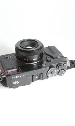 Fujifilm X-Pro 1 + Lente TTArtisans 27mm