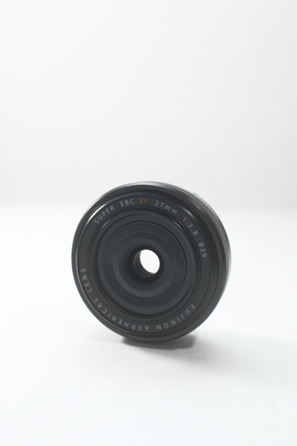 Lente Fujifilm XF 27mm f/2.8