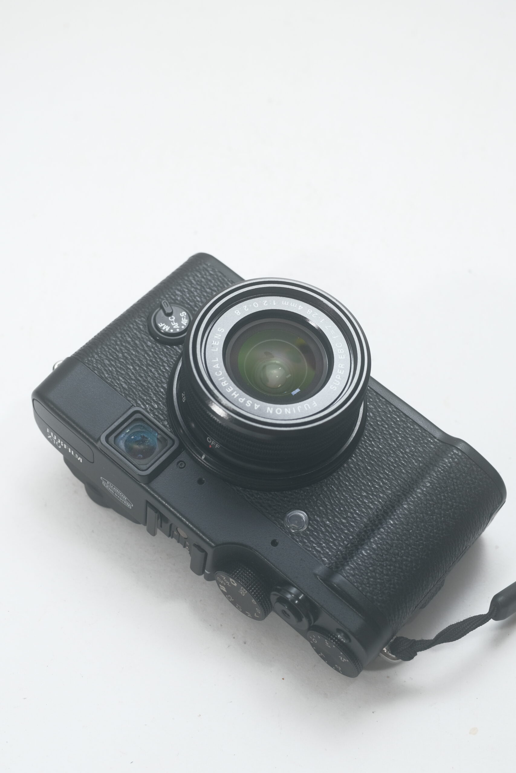 Fujifilm X10