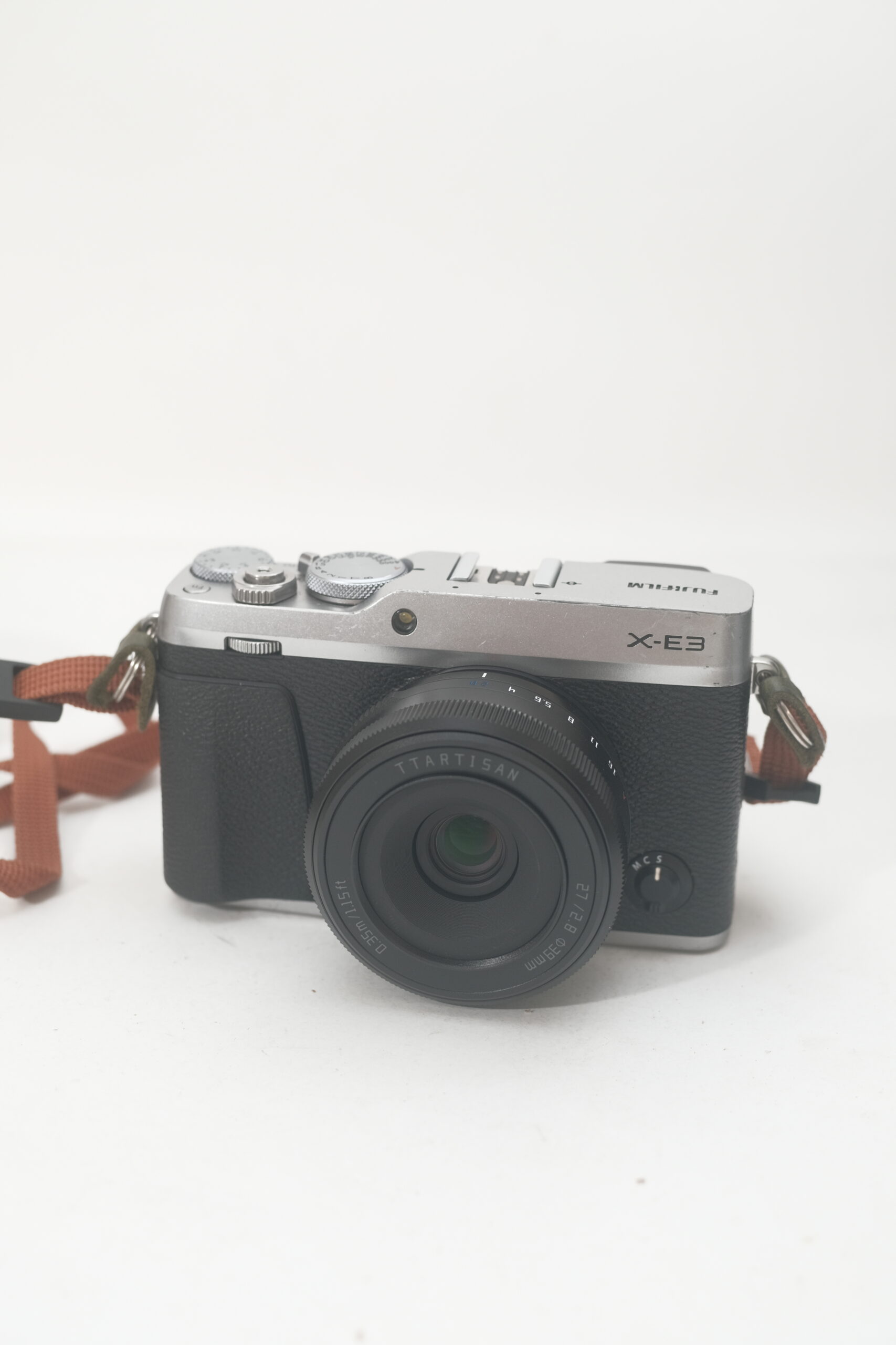 Fujifilm X-E3 + Lente TTArtisan 27mm